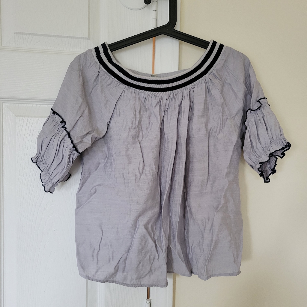 Offshoulder Top
